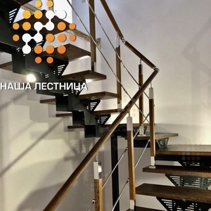 Стильная лестница для загородного дома серии "ВОЛНА"-2