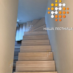 Модульная лестница для загородного дома с поворотом на 90 градусов-2
