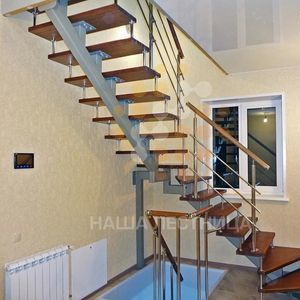 Лестница для дачи на 2 этаж