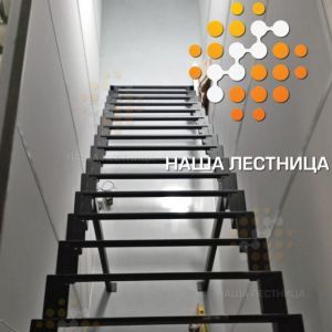 Деревянная лестница на металле-2